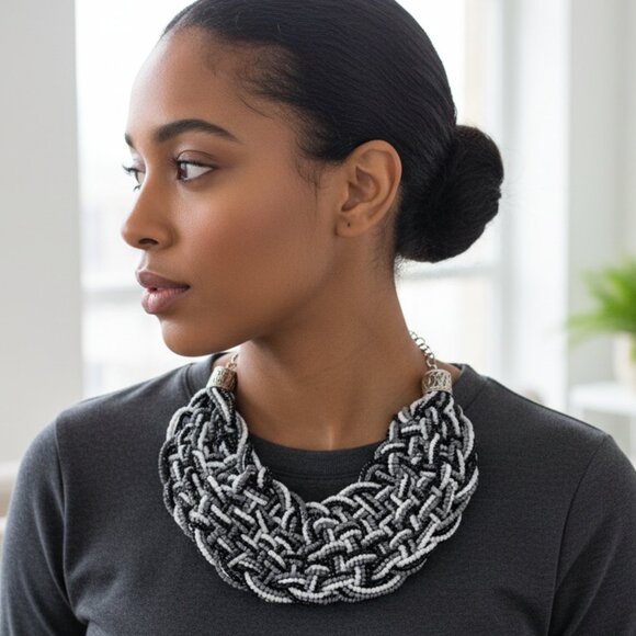 Stunning Sassy Jones Monochrome Beaded Statement Necklace - Excellent Condition! - Picture 1 of 8